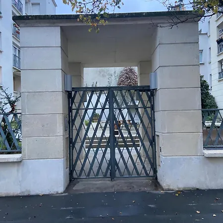 Cosy Proche Paris Apartment Saint-Denis (Seine-Saint-Denis)